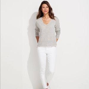 NWT Vineyard Vines V-neck grey and white sweater